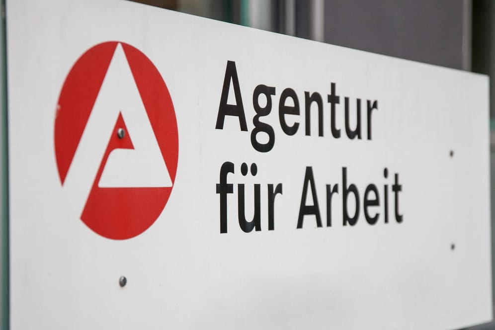 Logo der Agentur für Arbeit in Bamberg (Symbolbild): Die Kurzarbeits-Regelungen wurden nochmals verlängert.