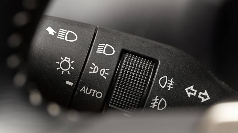 Lichtschalter im Auto: Wer eine Automatik hat, braucht ihn nicht mehr.