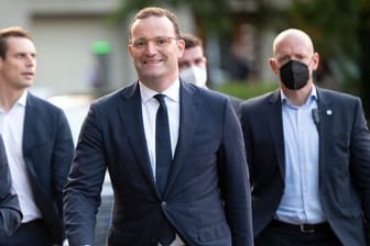 Jens Spahn (CDU, M): Der Gesundheitsminister strebt nach der Wahl ein politisches Amt an.