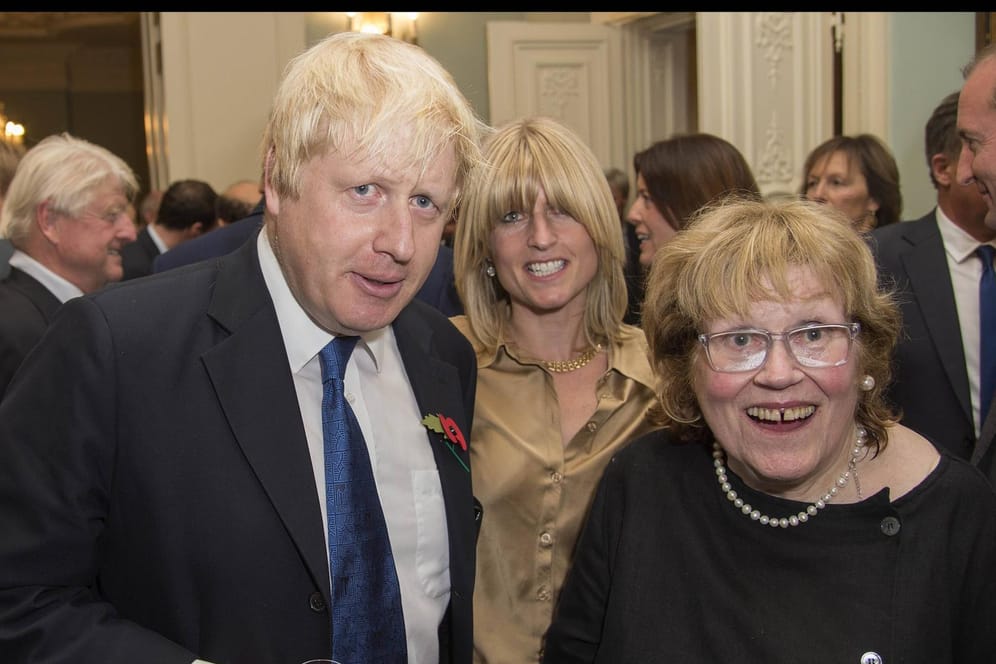 Boris Johnson mit seiner Mutter Charlotte Johnson Wahl (Archivbild): Die britische Künstlerin ist im Alter von 79 Jahren gestorben.