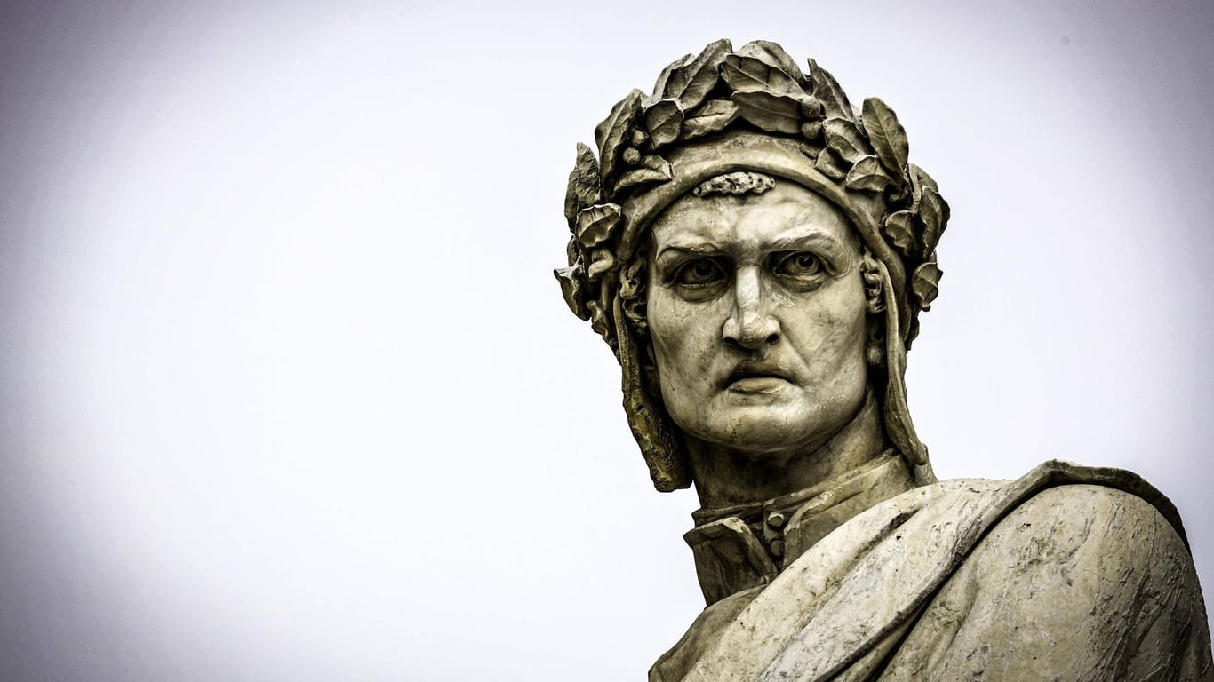 Denkmal Dante Alighieris auf der Piazza Santa Croce in Florenz.