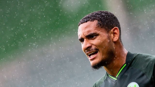 Will sich mit seinen Leistungen beim VfL Wolfsburg für Frankreichs Nationalteam empfehlen: Maxence Lacroix. Will sich mit seinen Leistungen beim VfL Wolfsburg für Frankreichs Nationalteam empfehlen: Maxence Lacroix.