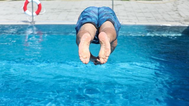 Abkühlung im Freibad