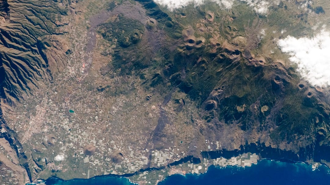 Die Vulkankette Cumbre Vieja auf La Palma: Erdbebenaktivität deutet auf einen möglichen Ausbruch hin.