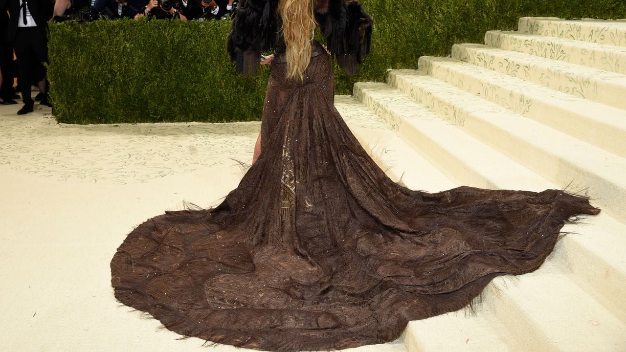 Das Motto der diesjährigen Met-Gala in New York: "In America: A Lexicon of Fashion". Das Motto der diesjährigen Met-Gala in New York: "In America: A Lexicon of Fashion".