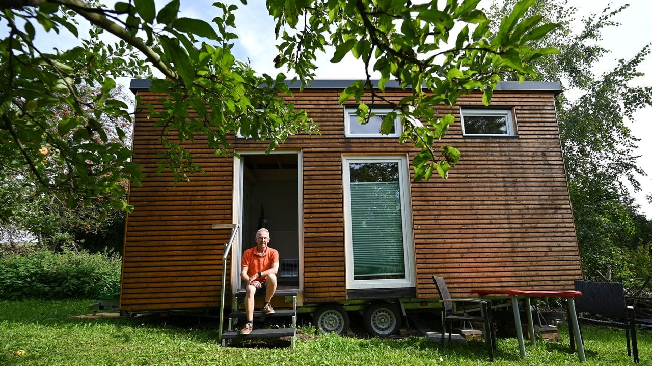 Tiny Houses sind kleine, zumeist transportable Häuser, die trotz geringer Grundfläche ihren Bewohnern alles bieten sollen, was sie zum Leben brauchen.