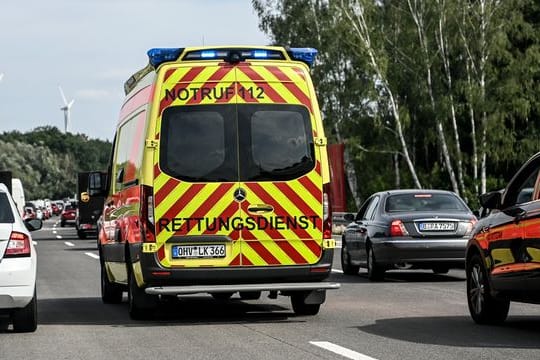 Die Rettungsgasse dient Einsatzkräften dazu, möglichst schnell zum Ort des Geschehens zu gelangen.