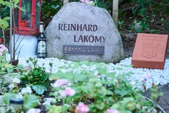 Der Musiker Reinhard Lakomy bekommt ein Ehrengrab