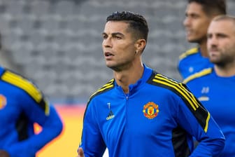 Cristiano Ronaldo: Der portugiesische Superstar stieg mit seinen Teamkollegen von Manchester United in einem Zwei-Sterne-Hotel ab.