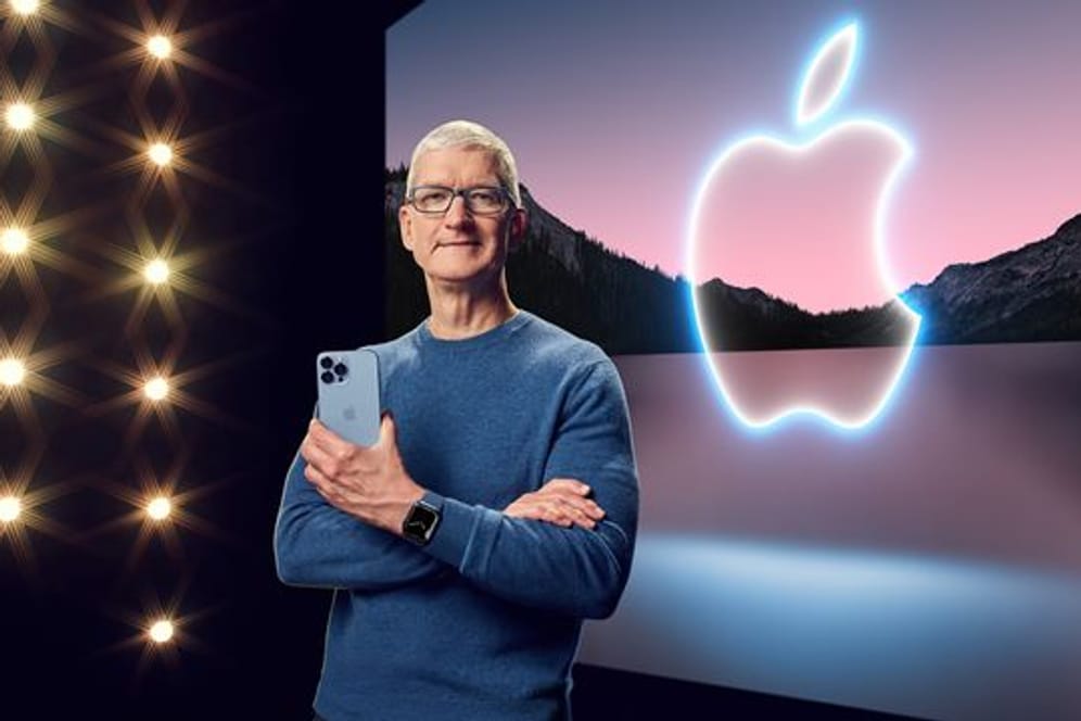 Apple-Chef Tim Cook stellt das neue iPhone 13 Pro vor.