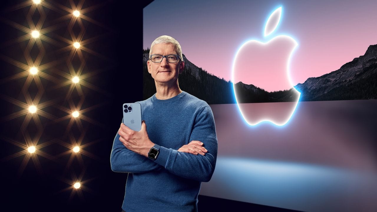 Apple-Chef Tim Cook stellt das neue iPhone 13 Pro vor.