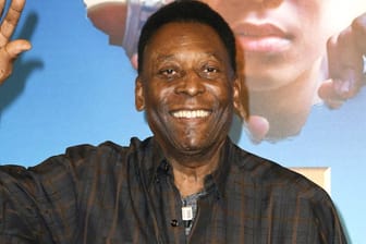 Pelé: Die Fußballikone hat die Intensivstation nach einer Tumor-OP verlassen.