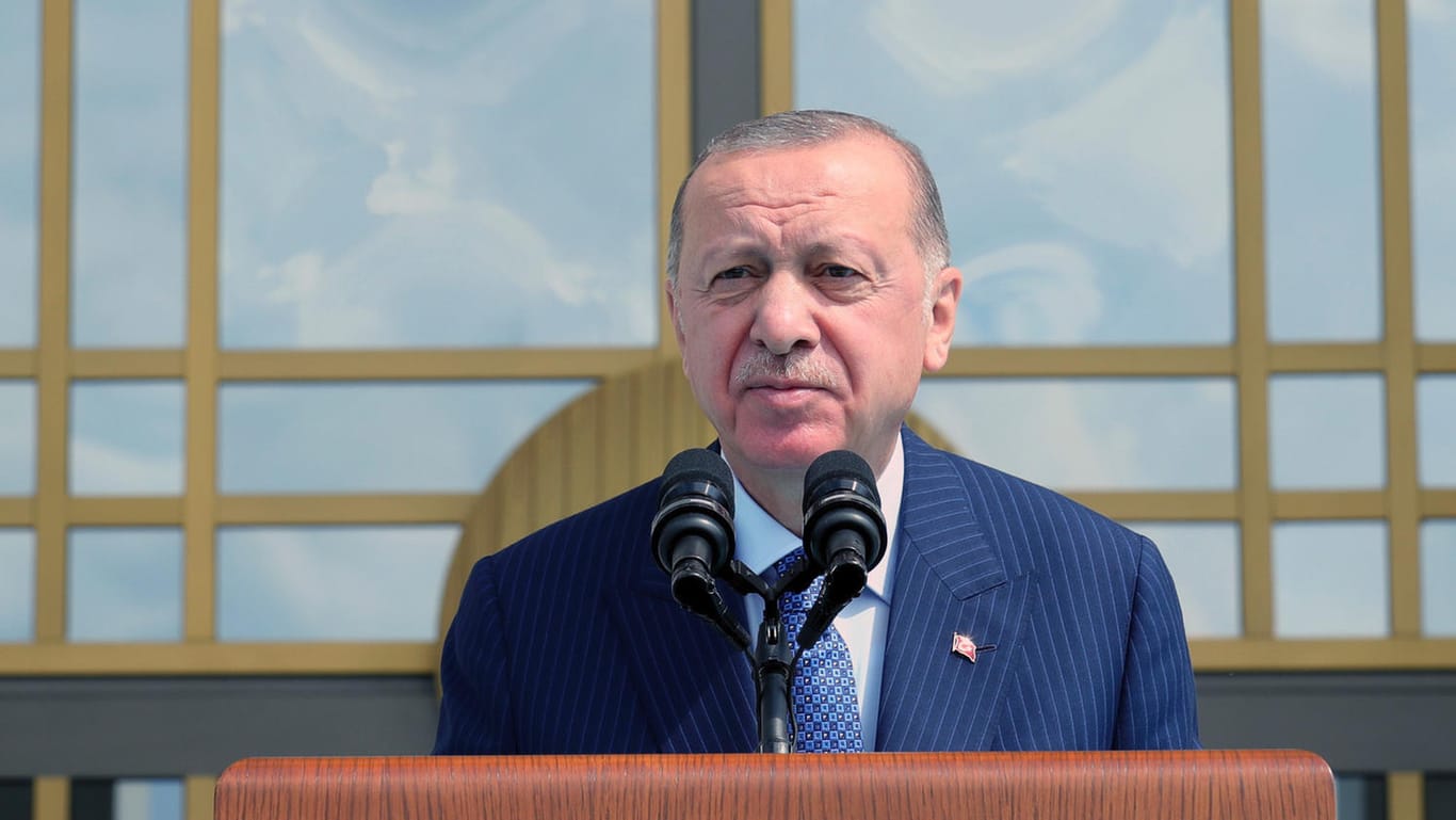 Recep Tayyip Erdoğan: In der Türkei gibt es Spekulationen über den Gesundheitszustand des Präsidenten.