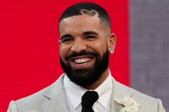 Drake, Rapper und R&B-Sänger, ist einsame spitze.