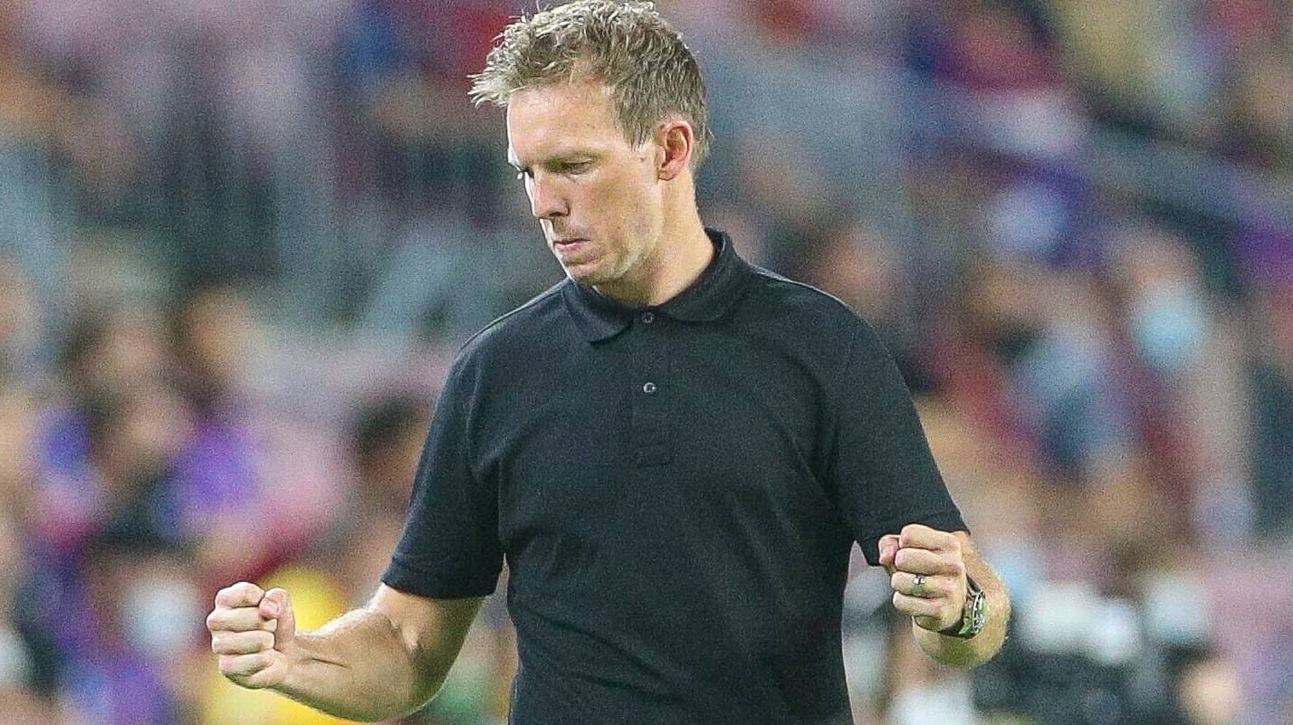 Schlussjubel von Julian Nagelsmann: Der Bayern-Trainer freut sich über den Erfolg gegen Barcelona.