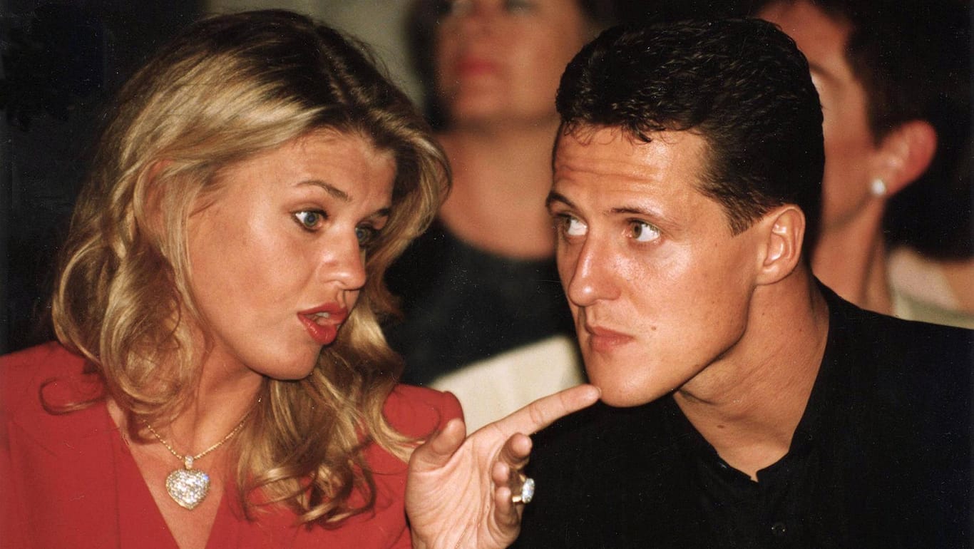 Michael Schumacher und seine Ehefrau Corinna Schumacher: Die beiden im Jahr 1995 in Frankreich.