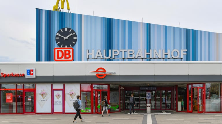 Hauptbahnhof Cottbus: Die Station ist für den Verein Allianz pro Schiene Deutschlands "Bahnhof des Jahres" 2021.