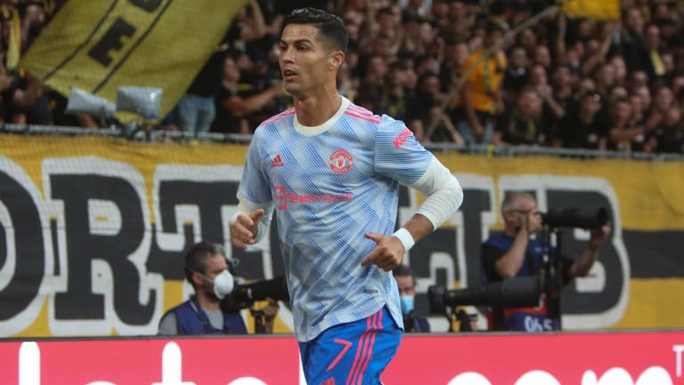 Cristiano Ronaldo: Der Star von Manchester United schoss versehentlich eine Ordnerin ab.