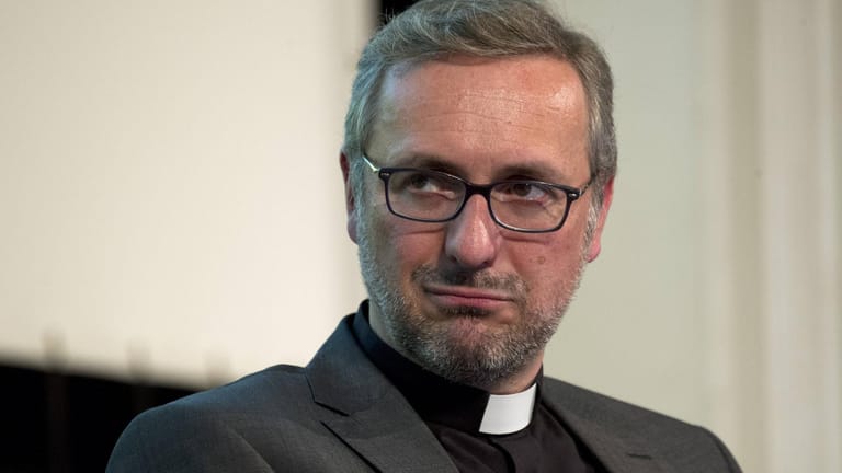 Hamburger Erzbischof Stefan Heße (Archivbild): Der Vatikan hat sein Rücktrittsgesuch abgelehnt.