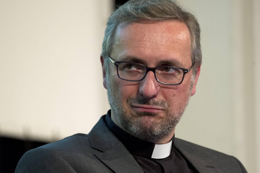 Hamburger Erzbischof Stefan Heße (Archivbild): Der Vatikan hat sein Rücktrittsgesuch abgelehnt.
