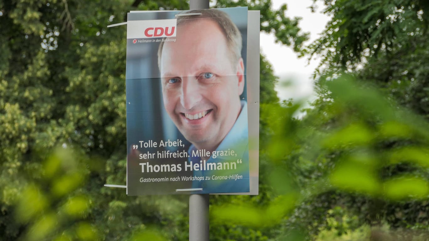 Plakat mit Heilmann: Der Kandidat lässt in seiner Kampagne andere zu Wort kommen, die ihn loben.
