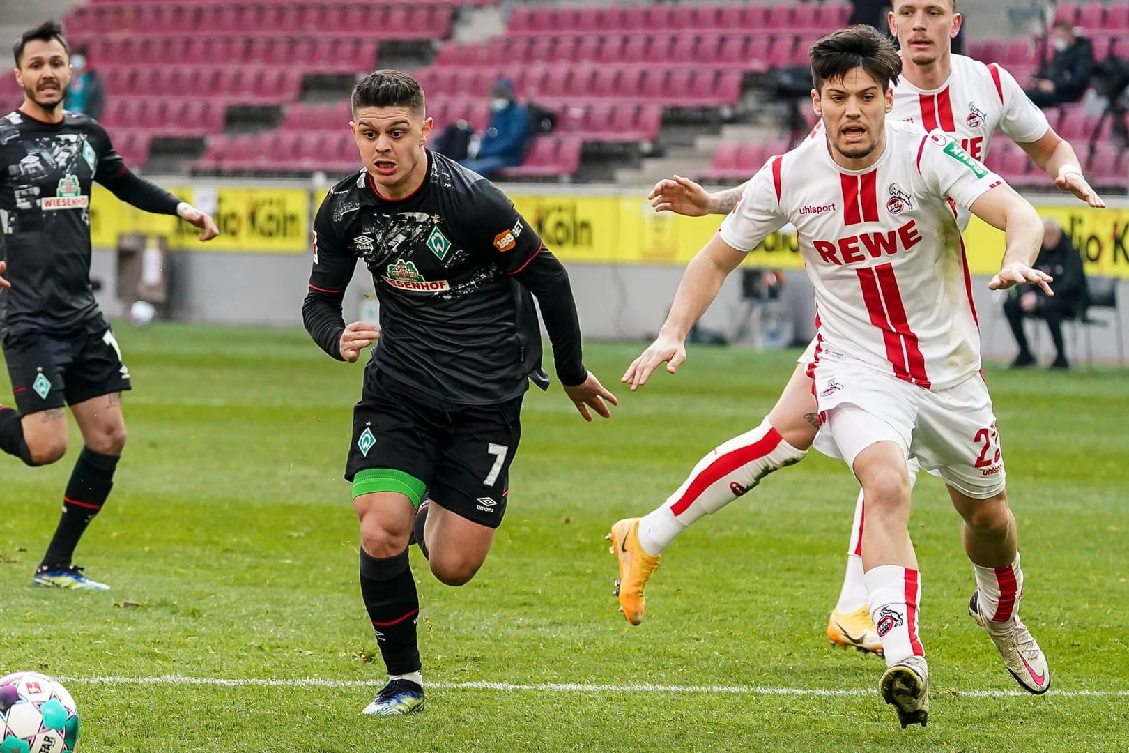 Der FC im Spiel gegen den SV Werder Bremen (Archivbild): Meré (vorne rechts) kann nun endlich zum Gewinner der Mannschaft werden.