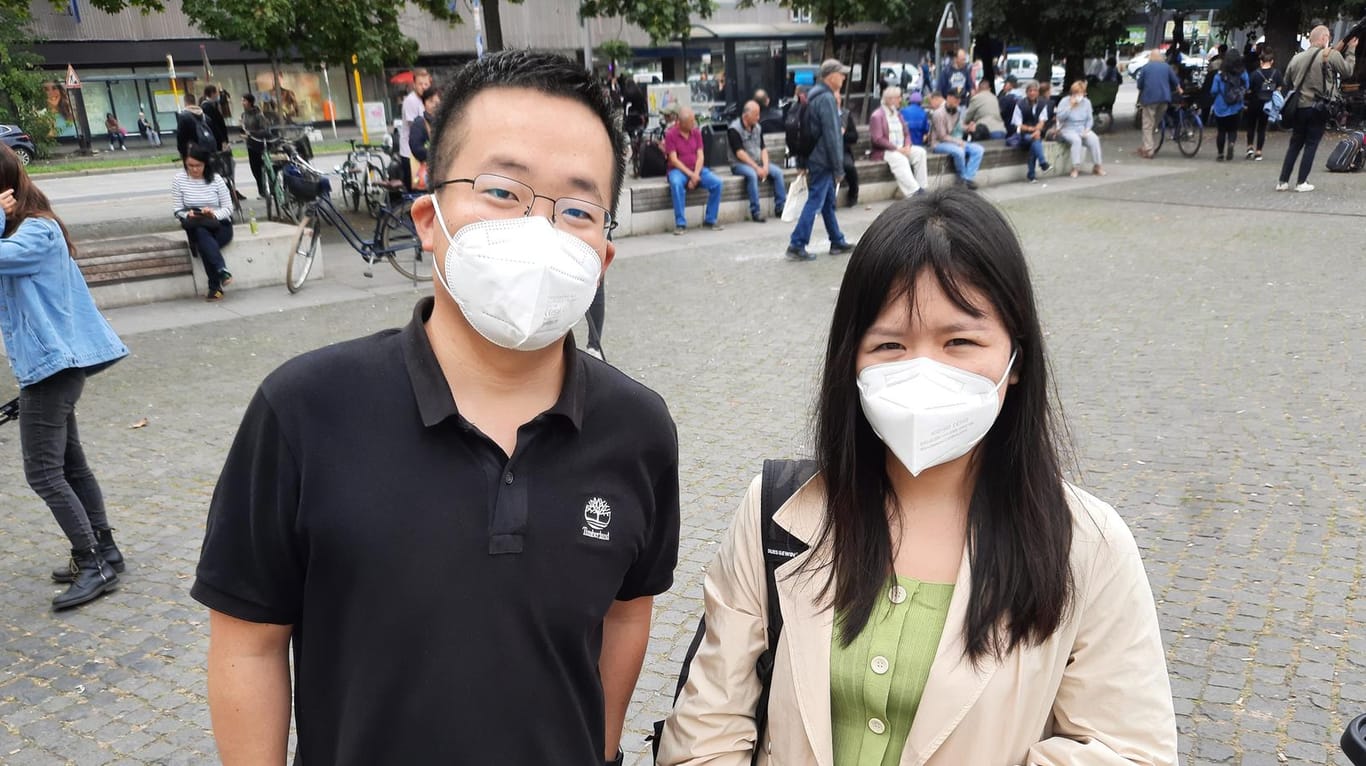 Donghai Tina und Siqin Liu haben auch bei der Impfaktion mitgemacht: Sie sind erst seit wenigen Monaten in Berlin und haben sich nun impfen lassen.