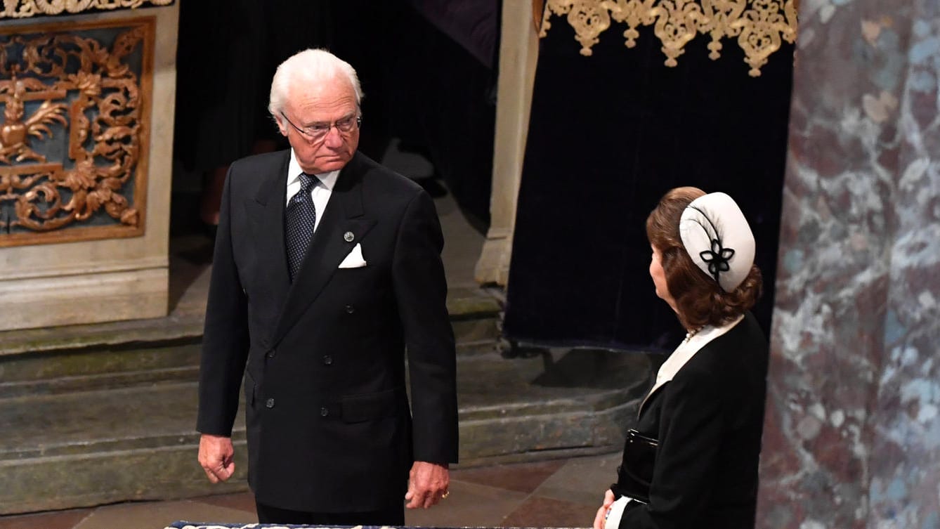 König Carl Gustaf, Königin Silvia, Prinzessin Victoria und Prinz Daniel: Schwedens Royals besuchen vor der Eröffnung des schwedischen Parlaments einen Gottesdienst