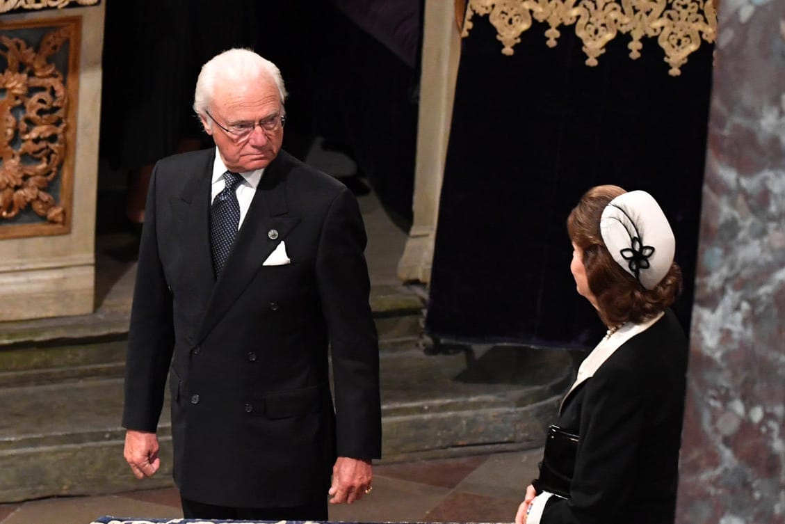 König Carl Gustaf, Königin Silvia, Prinzessin Victoria und Prinz Daniel: Schwedens Royals besuchen vor der Eröffnung des schwedischen Parlaments einen Gottesdienst