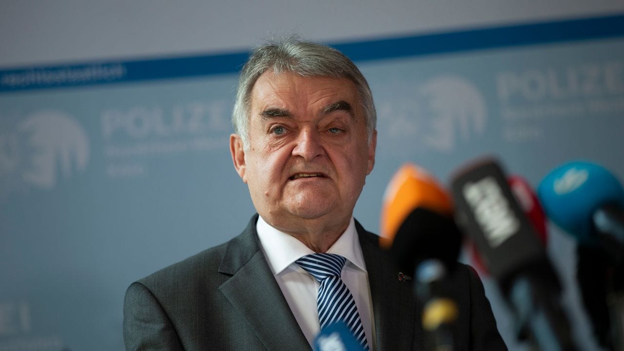 Nordrhein-Westfalens Innenminister Herbert Reul.