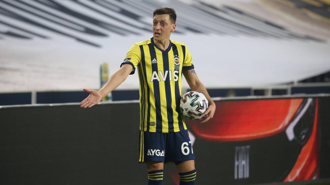 Mesut Ozil: Der gebürtige Gelsenkirchener spielt seit Januar 2021 für Fenerbahce.