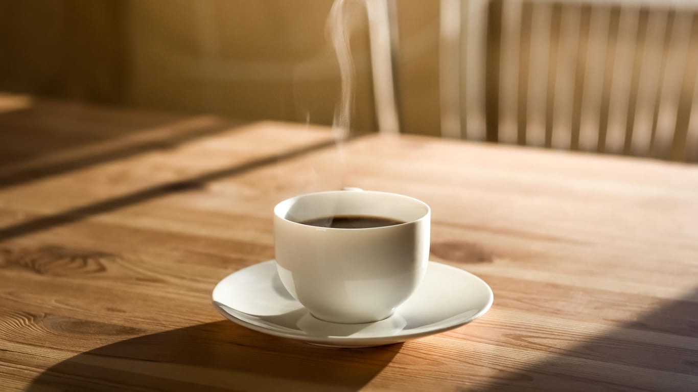 Kaffeetasse: Ob man zu viel Kaffee trinken kann, ist wissenschaftlich nicht belegt.