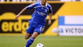 Sein Debüt in der Bundesliga gab Mesut Özil für den FC Schalke 04 in der Saison 2006/2007, in der er mit den Knappen bis Saisonende um die Meisterschaft mitspielte. Sein Weg bei den Königsblauen endete im Januar 2008. Kurz vor Ende der Wintertransferperiode wechselte er zu...