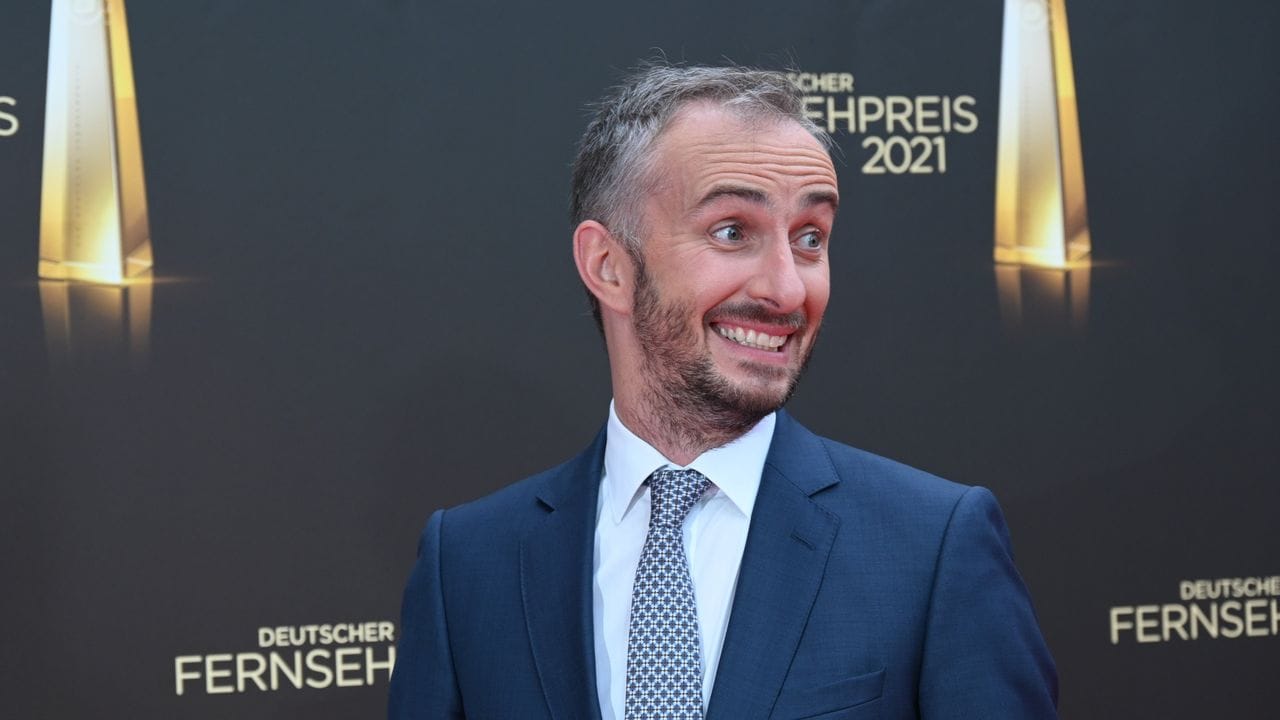 Jan Böhmermann kommt zur Gala. Jan Böhmermann kommt zur Gala.