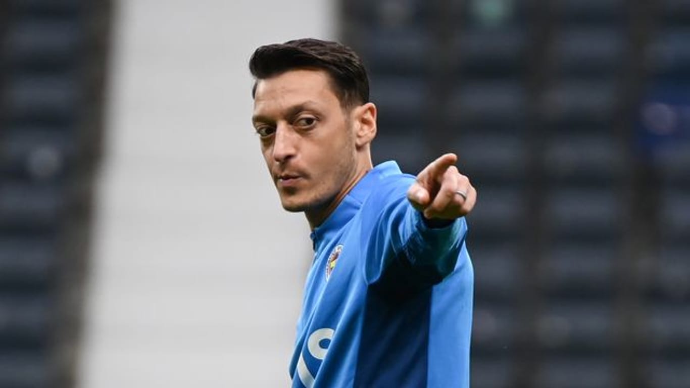 Gegen Eintracht Frankfurt in der Startelf von Fenerbahce Istanbul: Mesut Özil.