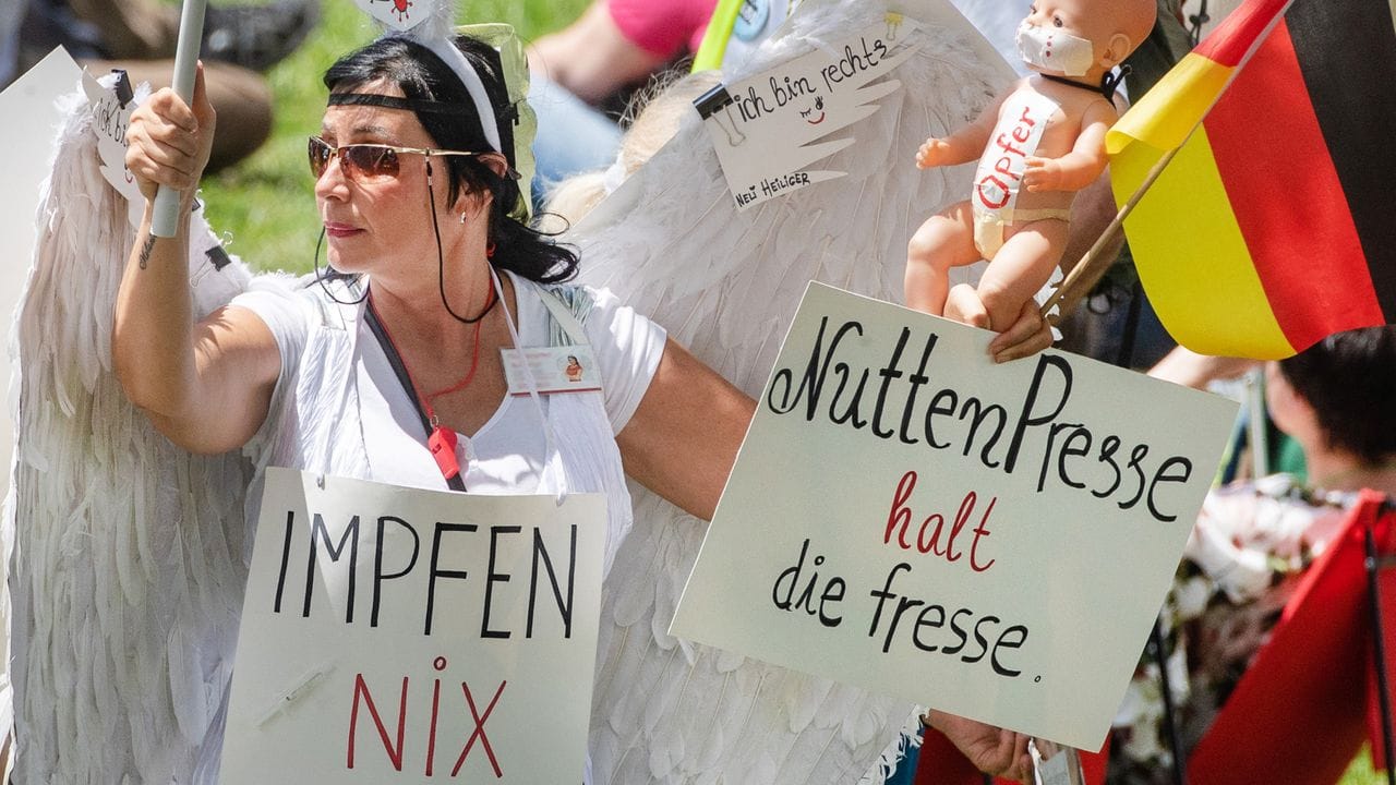 "Querdenken"-Demonstration im Juni in Karlsruhe. "Querdenken"-Demonstration im Juni in Karlsruhe.