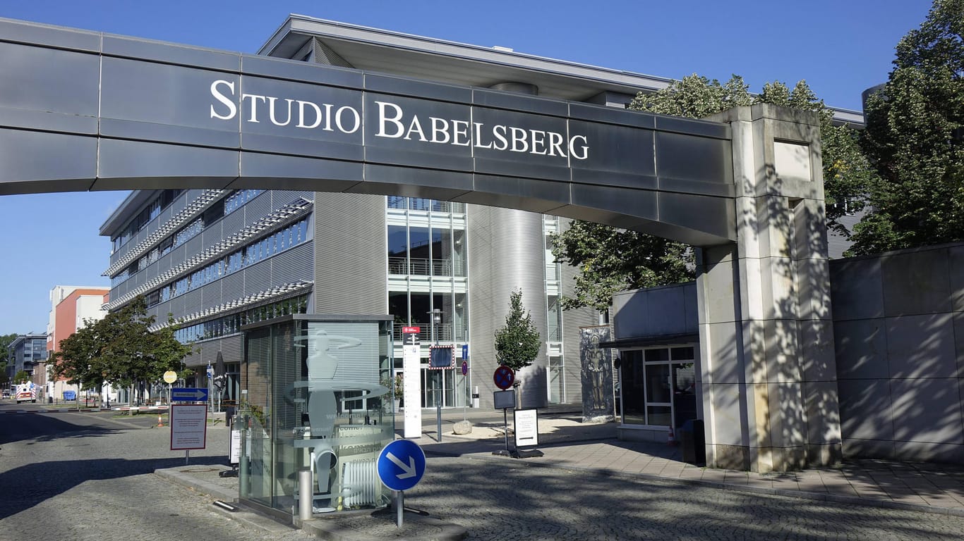 Eingang des Studio Babelsbergs (Archivfoto): Das berühmteste Filmstudio Deutschlands geht an einen US-Fond.