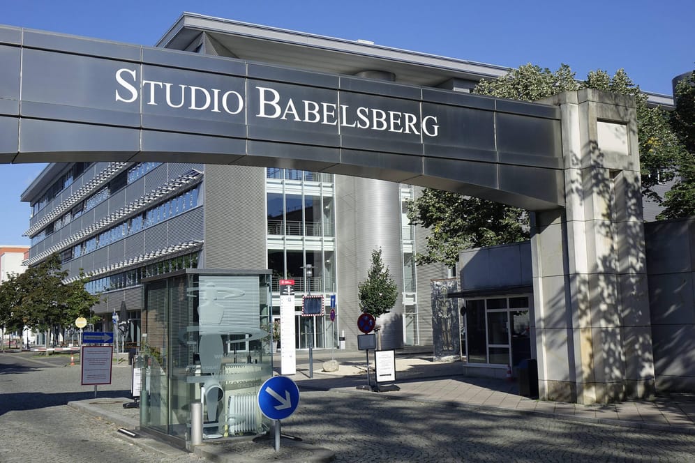 Eingang des Studio Babelsbergs (Archivfoto): Das berühmteste Filmstudio Deutschlands geht an einen US-Fond.