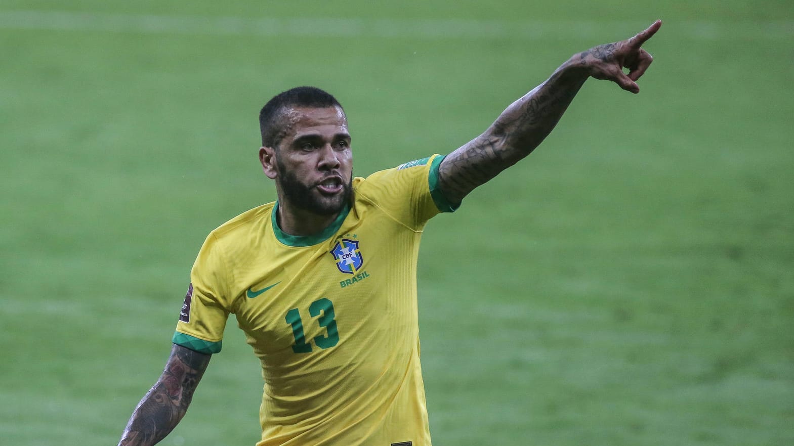 Dani Alves: Der Verteidiger begann seine Profi-Karriere 2001 beim EC Bahia in seiner brasilianischen Heimat, ehe er zum FC Sevilla wechselte. Dani Alves: Der Verteidiger begann seine Profi-Karriere 2001 beim EC Bahia in seiner brasilianischen Heimat, ehe er zum FC Sevilla wechselte.