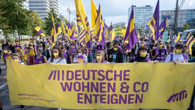 "Deutsche Wohnen & Co enteignen" "Deutsche Wohnen & Co enteignen"