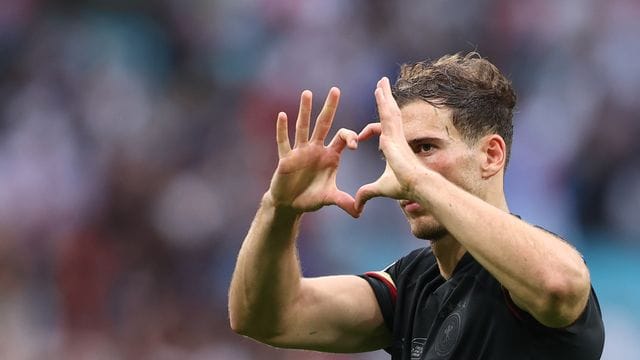 Nationalspieler Leon Goretzka trifft mit dem FC Bayern auf seinen alten Herzensclub. Nationalspieler Leon Goretzka trifft mit dem FC Bayern auf seinen alten Herzensclub.