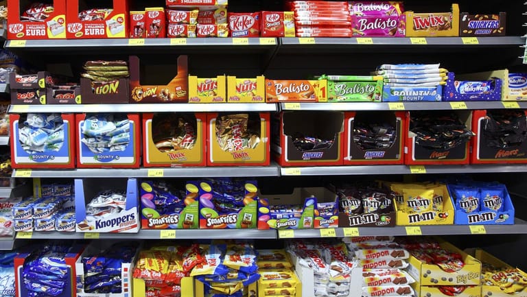 Süßigkeiten (Symbolbild): Eine versteckte Preiserhöhung haben Verbraucherschützer bei einem Snack entdeckt.