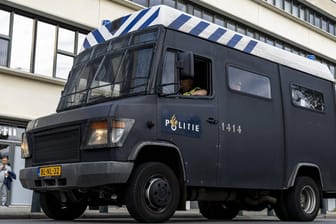 Polizei in den Niederlanden: Bei einer Messerstecherei sind zwei Menschen getötet worden.
