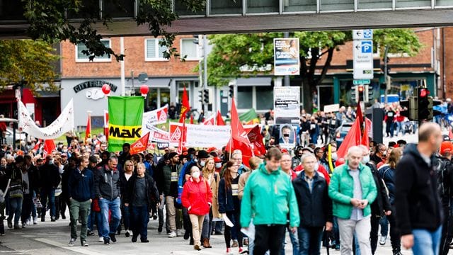 Solidaritätsdemo für Caterpillar-Beschäftigte