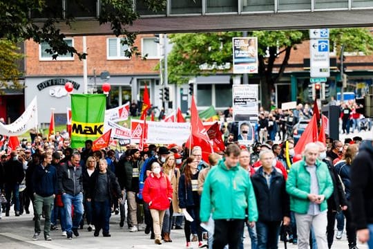 Solidaritätsdemo für Caterpillar-Beschäftigte