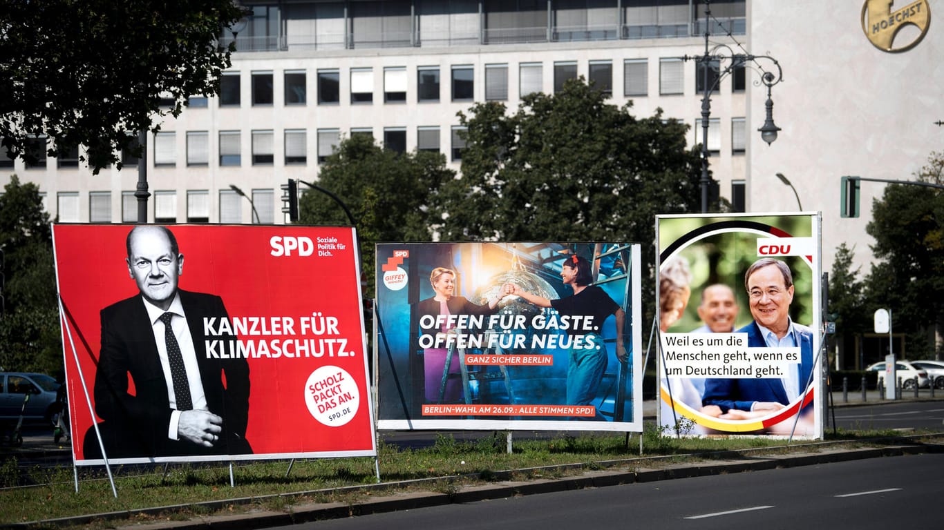 Wahlplakate zur Bundestagswahl stehen in Berlin (Symbolbild): Am 26. September wird gewählt.