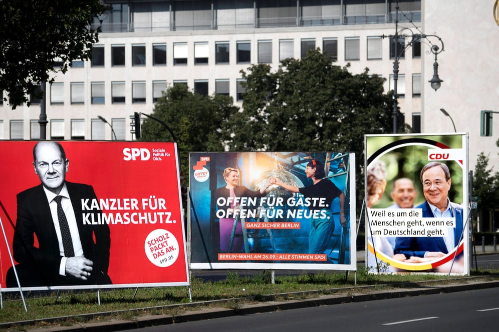 Wahlplakate zur Bundestagswahl stehen in Berlin (Symbolbild): Am 26. September wird gewählt.