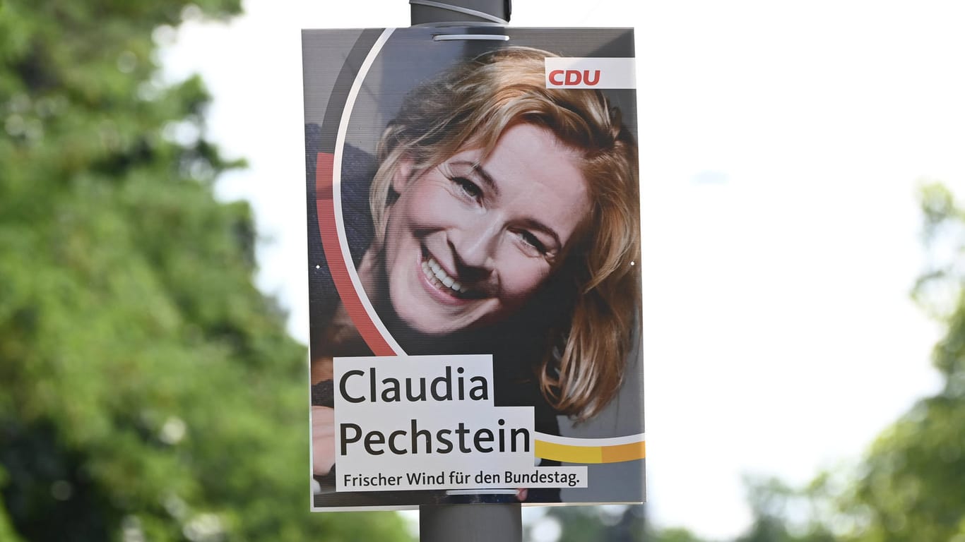 Ein CDU-Wahlplakat von Claudia Pechstein: Sie tritt im Wahlkreis 84 an.