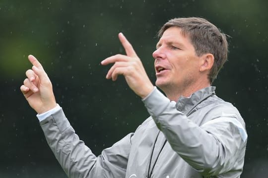 Frankfurts Cheftrainer Oliver Glasner trifft auf seinen alten Arbeitgeber, den VfL Wolfsburg.