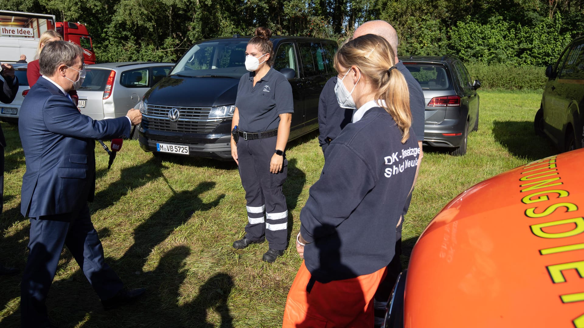 Nach dem Noteinsatz: Laschet dankt den Rettungskräften.
